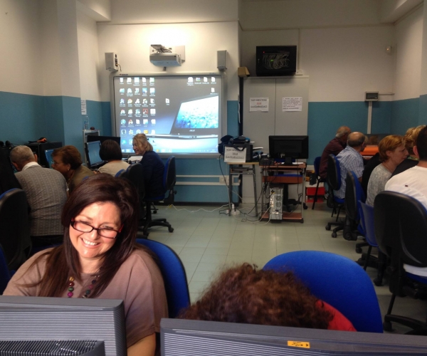 Acicatena: Corso base di Informatica 18-19-20 e 21 Maggio