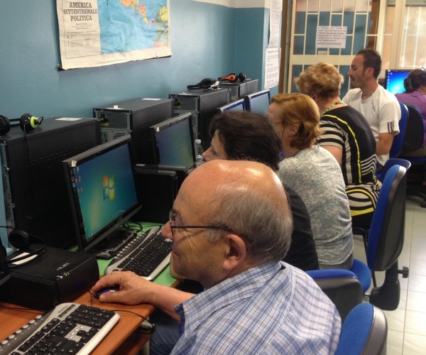 Acicatena: Corso base di Informatica 18-19-20 e 21 Maggio
