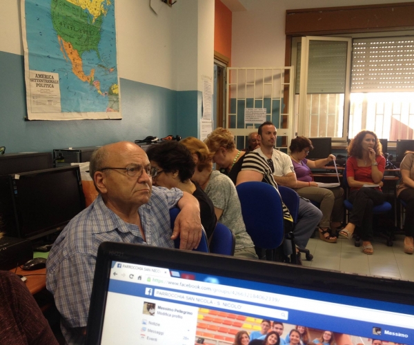 Acicatena: Corso base di Informatica 18-19-20 e 21 Maggio