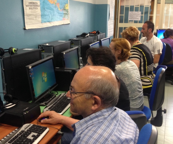 Acicatena: Corso base di Informatica 18-19-20 e 21 Maggio
