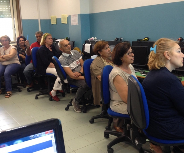 Acicatena: Corso base di Informatica 18-19-20 e 21 Maggio